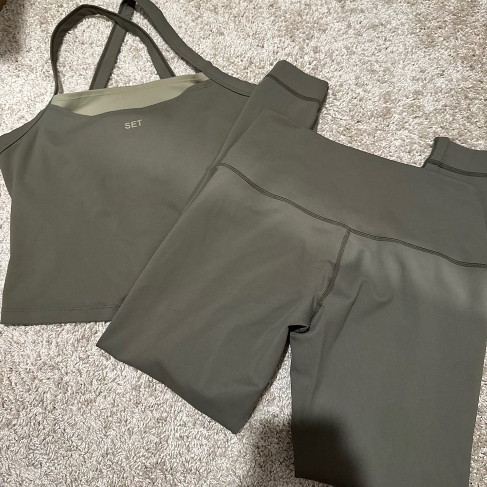 SET Lux Tank and Leggings Set